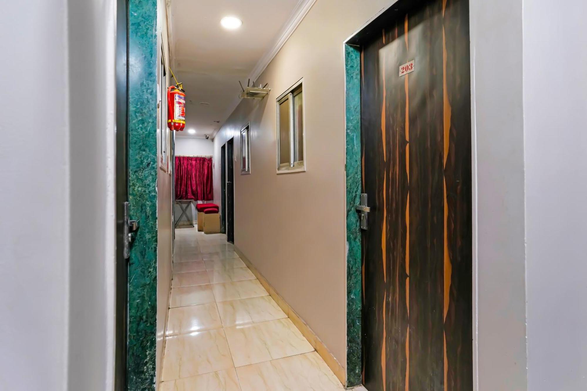 Super Hotel O Homestay Andheri East Bombaj Zewnętrze zdjęcie