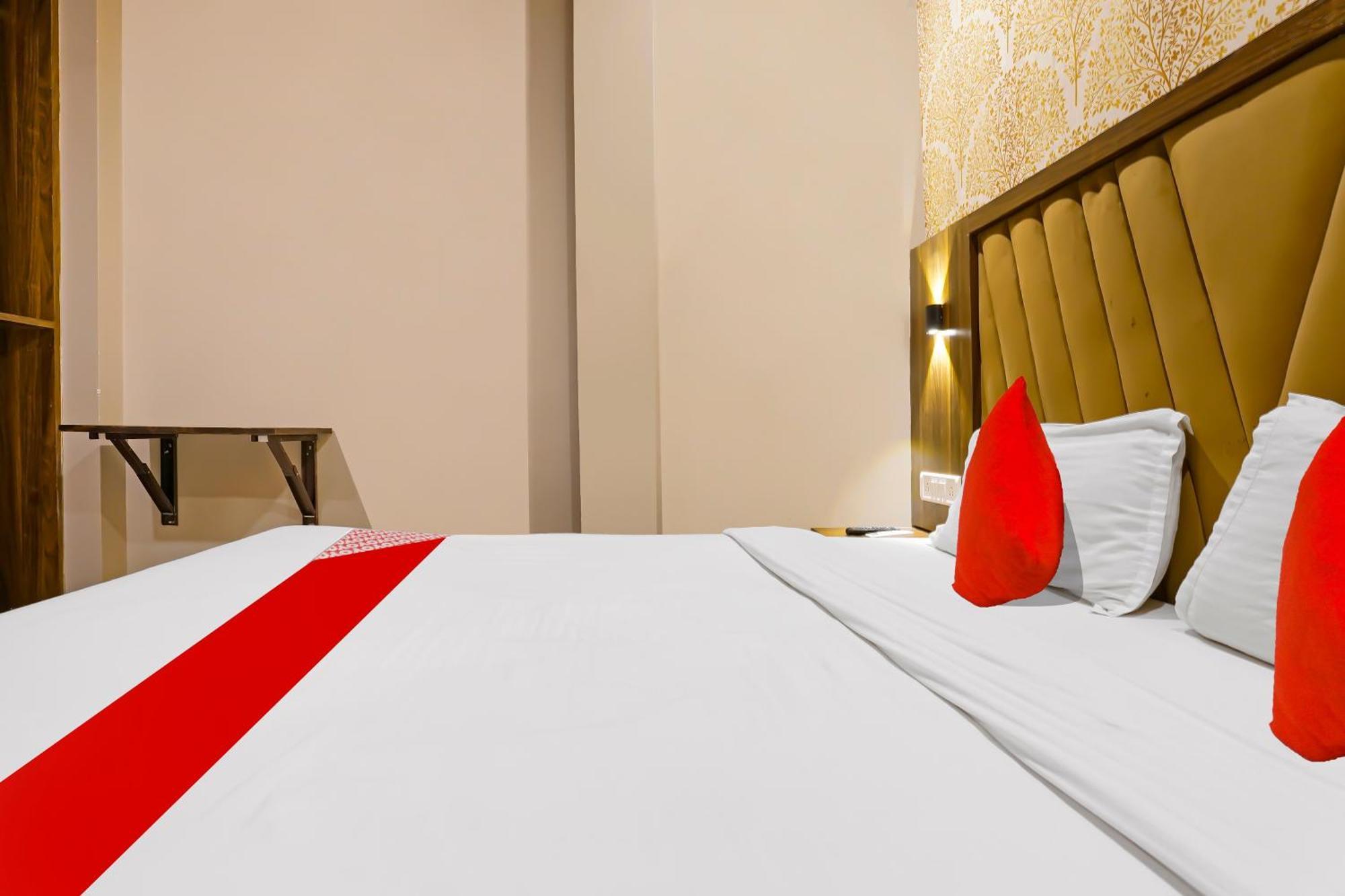 Super Hotel O Homestay Andheri East Bombaj Zewnętrze zdjęcie